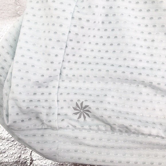 Athleta Women’s Strappy Built-in-Bra Athletic Perforated Tank Top Size XL - Picture 5 of 7